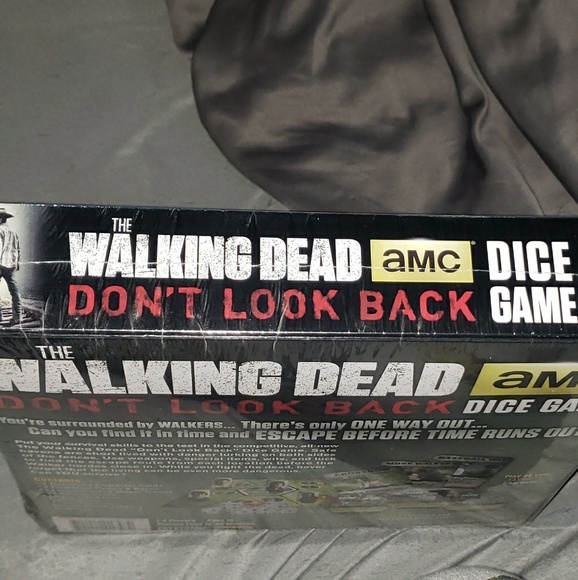 Walking dead dice game - Picture 4 of 4